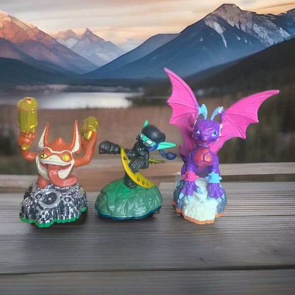 Skylanders Lot of 3 Figures - Trigger Happy, Cynder, Stealth Elf - Picture 1 of 7